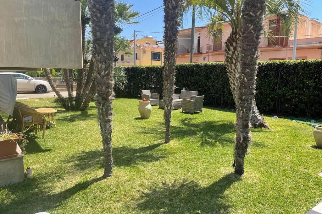 La Taverna Della Loggia Avola Exterior foto